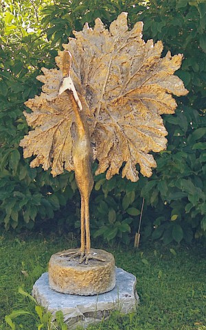 Pfau auf Sockel