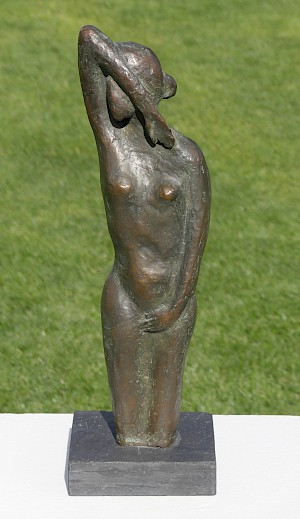 Akt Mädchen mit Sockel