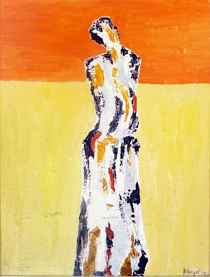 Frau mit gelb orange Hintergrund